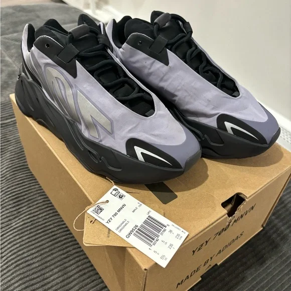yeezy boost 700 mnvn geode sneakers